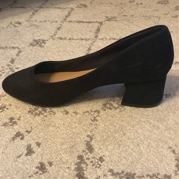 Black block heel pumps (SIZE 7) - Picture 4 of 7